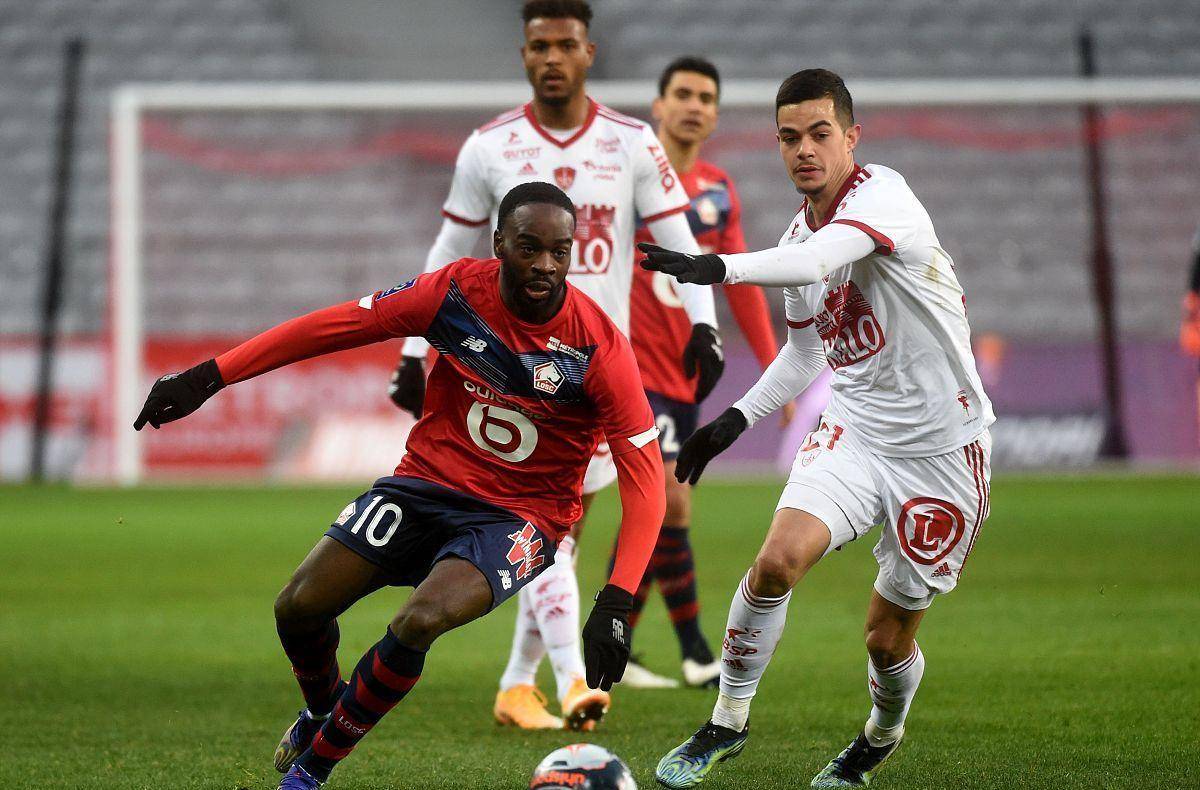 他在禁区内 他在禁区内